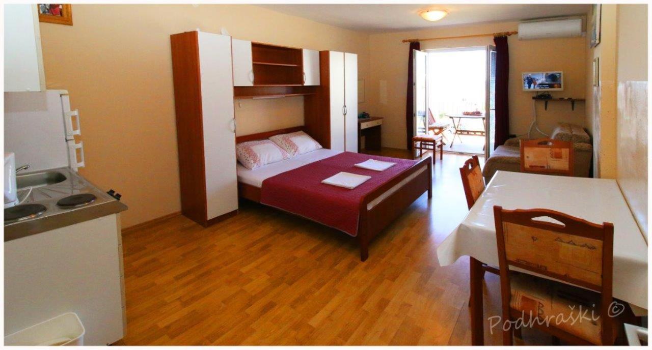 Primosten Apartments Exterior foto